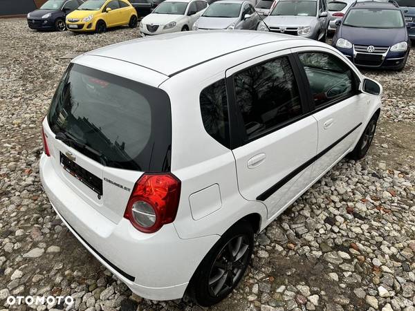 Chevrolet Aveo 1.2 16V Base+ - 8