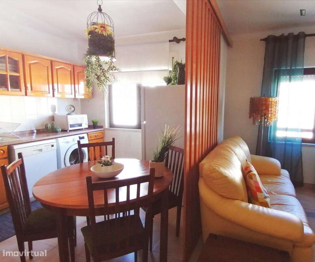 Quarto - localizado em Santarem - Grande imagem: 3/8