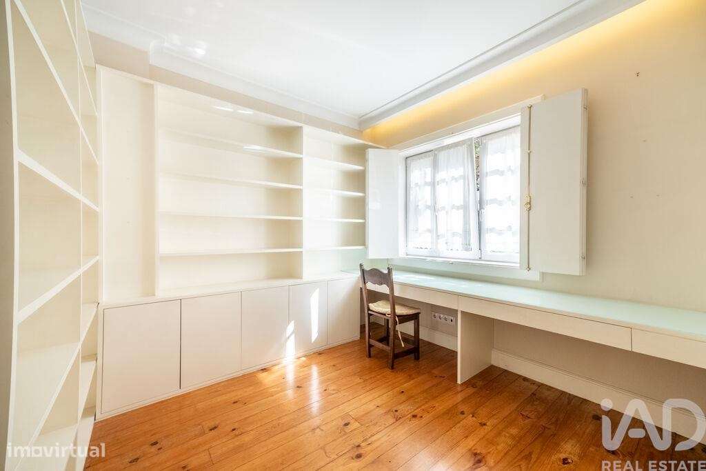 Moradia em gaveto T4 em Oliveira, São Paio e São Sebastião de 254,01 m - Grande imagem: 4/38