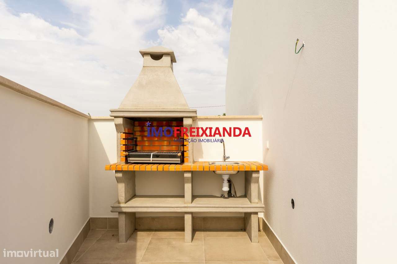 Moradia unifamiliar T2 - Caxarias-5