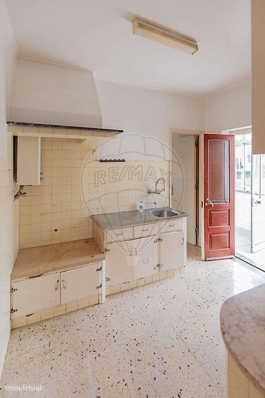 Moradia T8 para venda-25