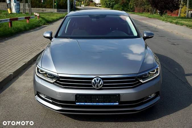 Volkswagen Passat 2.0 TDI SCR Comfortline - 22