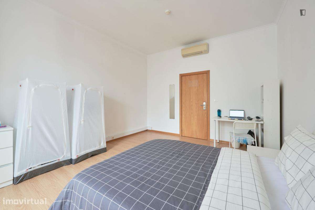 Quarto - localizado em Entrecampos Lisbon - Grande imagem: 4/9