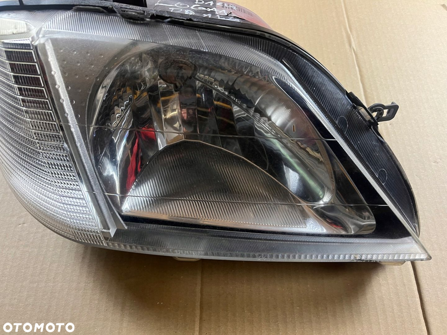 dacia logan lampa prawa przód przednia 8200211006 - 3