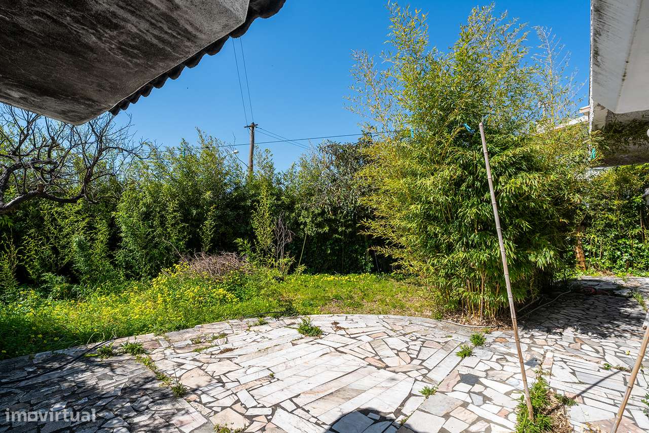 Moradia Geminada T4 em Queijas, Oeiras com Jardim Privativo-30
