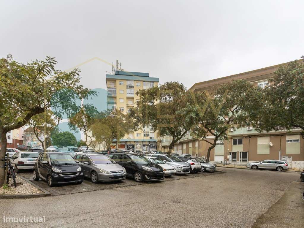 Apartamento T2 Rua Abel Salazar com 4 marquises - Hospital | Setúbal-26