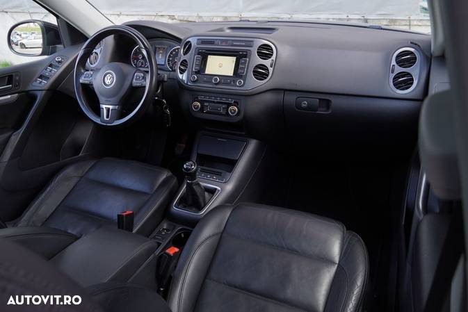 Volkswagen Tiguan 2.0 TDI DPF 4Motion BlueMotion Technology Track & Style Lounge - 10