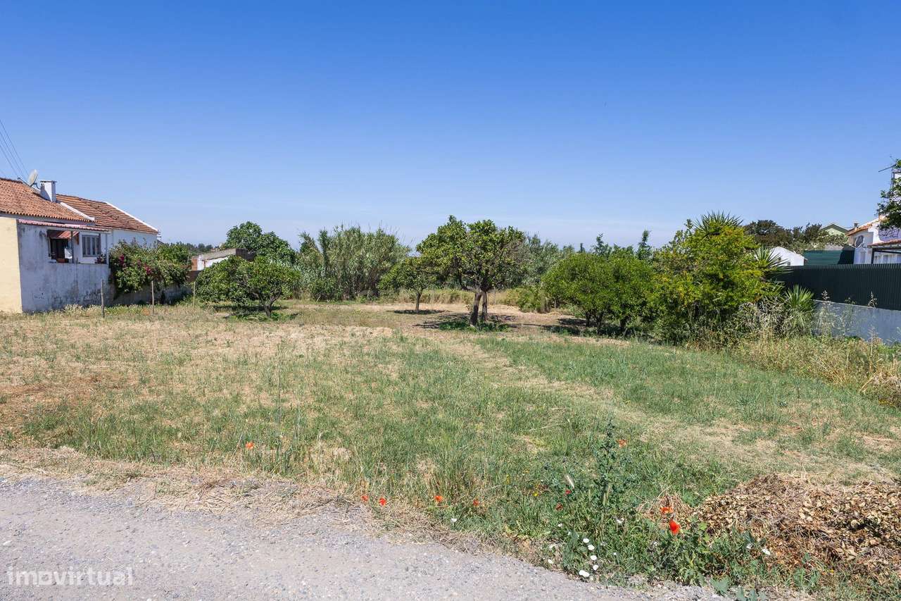 Terreno Urbano com 1.930m² em Coina-5