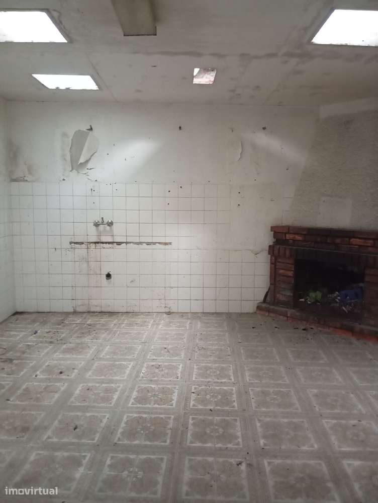 Moradia térrea para restauro em Avenal, Ul, Oliveira de Azeméis-6