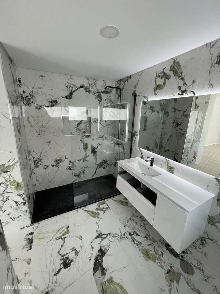 Moradia T4 com piscina e garagem - A Estrear-13