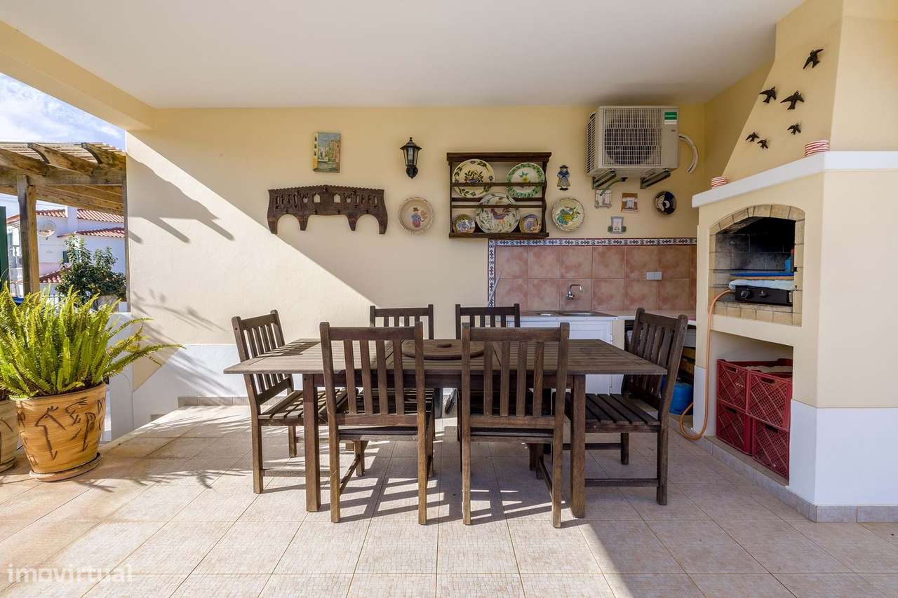 MORADIA TÉRREA V4 COM PISCINA PARA VENDA NO SARGAÇAL-32