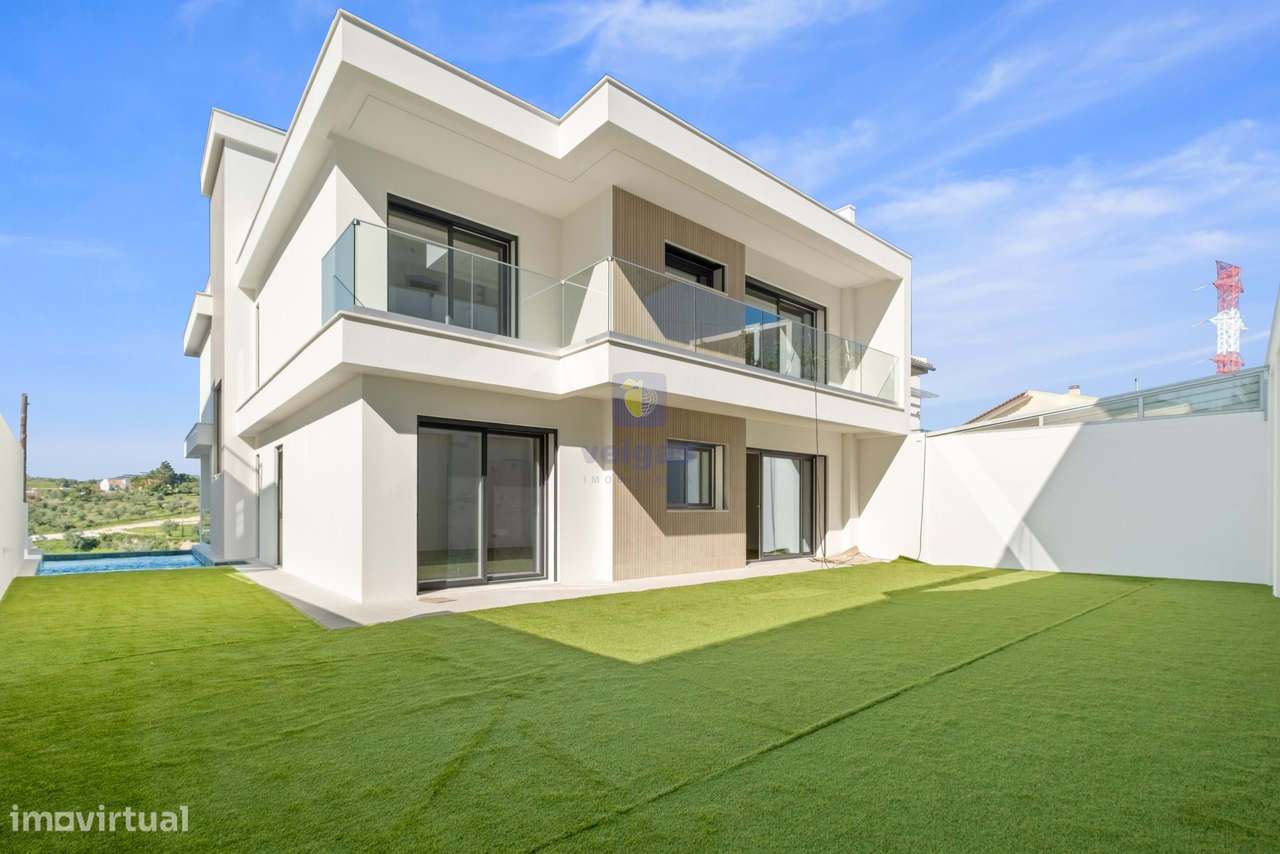 Moradia T5 Contemporânea com Piscina Aquecida – Santa Iria da Azóia-29