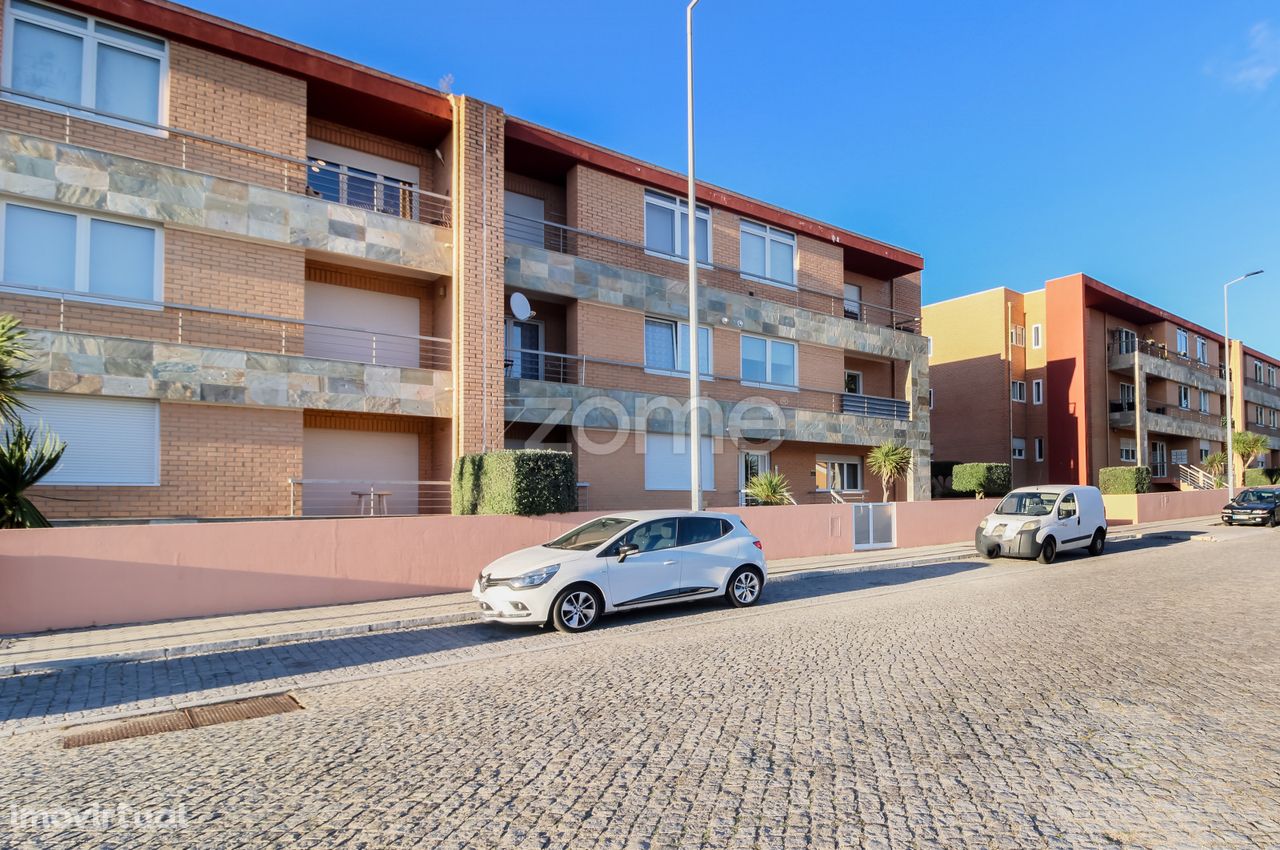 Apartamento T3 com terraço e box para 3 carros - Canidelo, Gaia