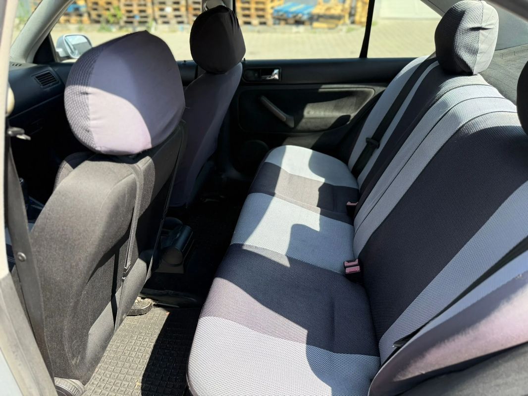 Volkswagen Bora 1.9 TDI Trendline - 9