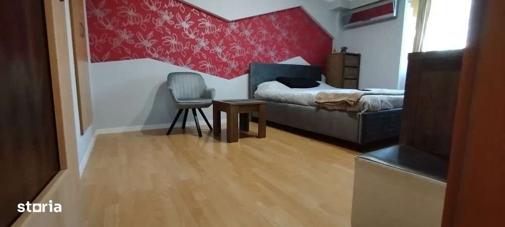 Oportunitate! Apartament spațios, ultracentral. - Imagine principală: 5/7