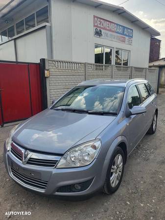 Dezmembram/Piese Opel Astra H 2008 - 4