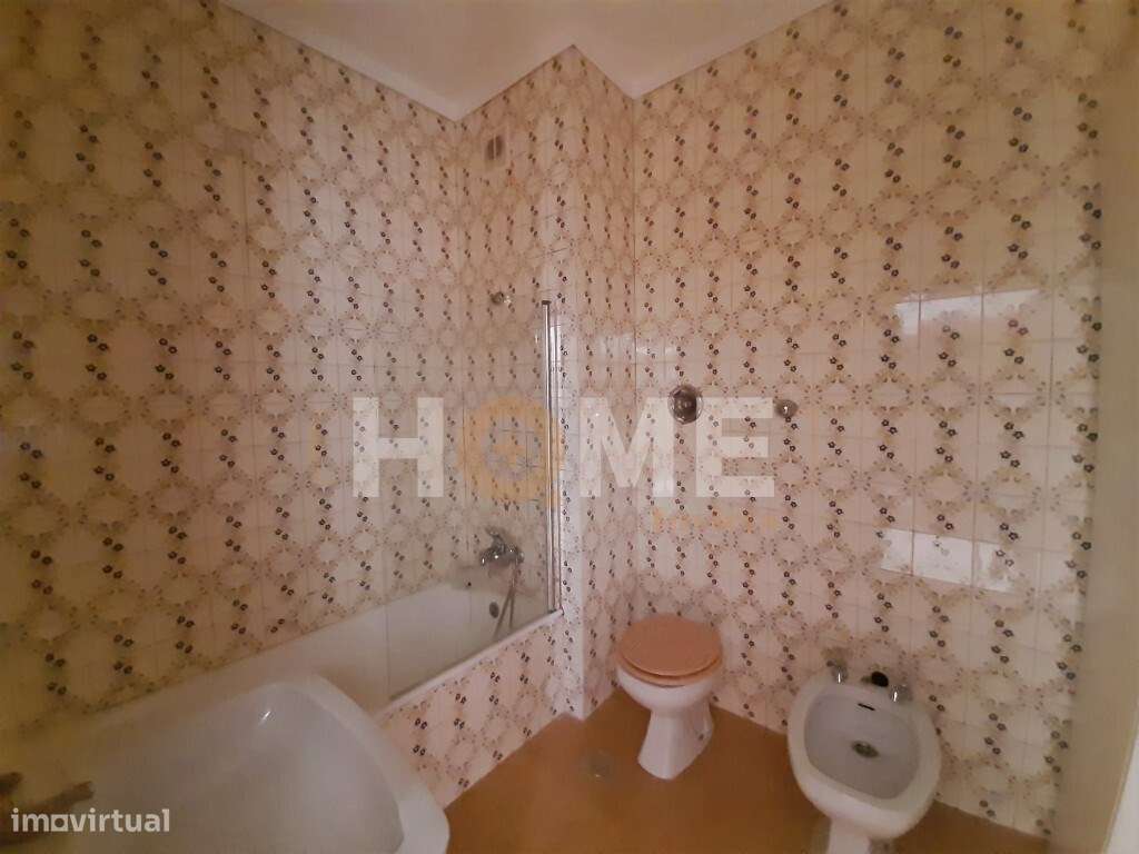 Apartamento T3+1, com varanda à Av. Fernão de Magalhães- Bonfim- Porto-15
