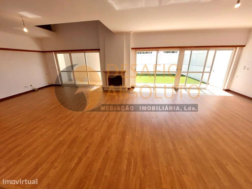 Moradia Geminada T4, C/Garagem - Cotovia, Sesimbra - Grande imagem: 2/53