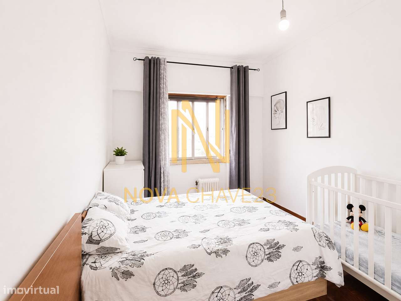 Apartamento T2 na Av. Bons Amigos | 9.º Andar | Varandas Fechadas-13