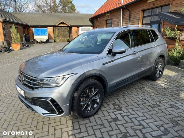 Volkswagen Tiguan - 1