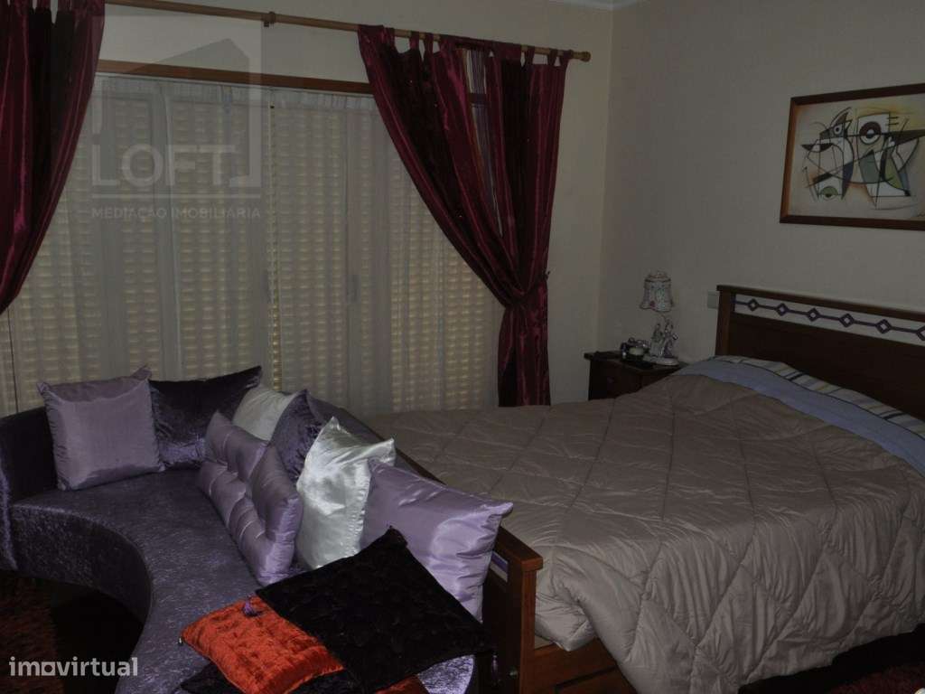 Moradia V4 em Candoso S.Santiago e Mascotelos-13