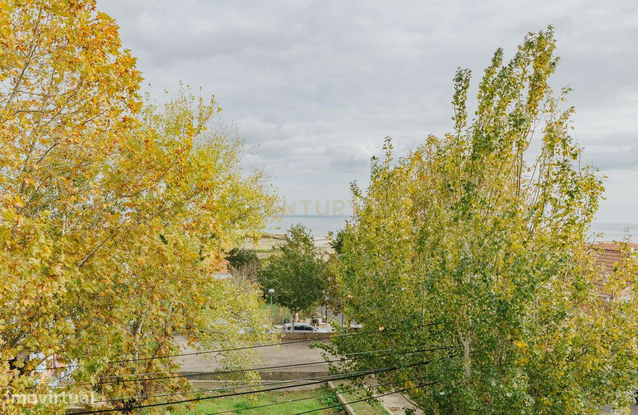 Apartamento T2 Novo com Vista Panorâmica em Loures-32