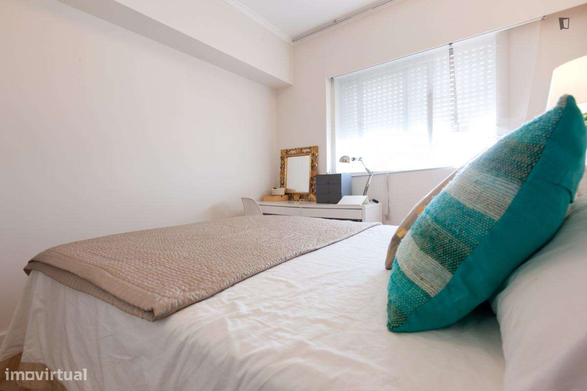 Quarto - localizado em Santo Ildefonso Porto - Grande imagem: 4/10