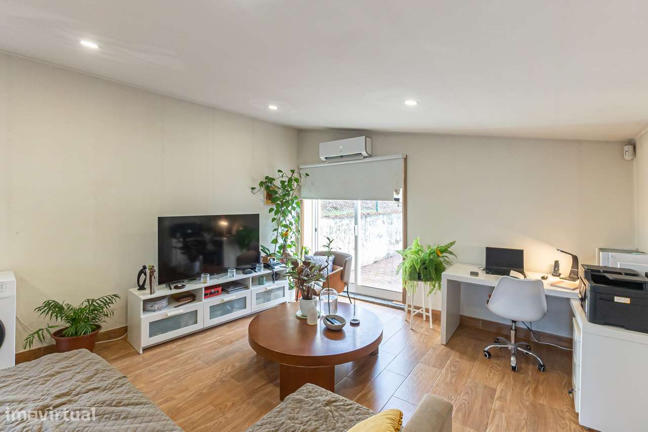 Moradia Familiar de 4 Frentes com Terreno Superior a 3.000 m² - Grande imagem: 4/23