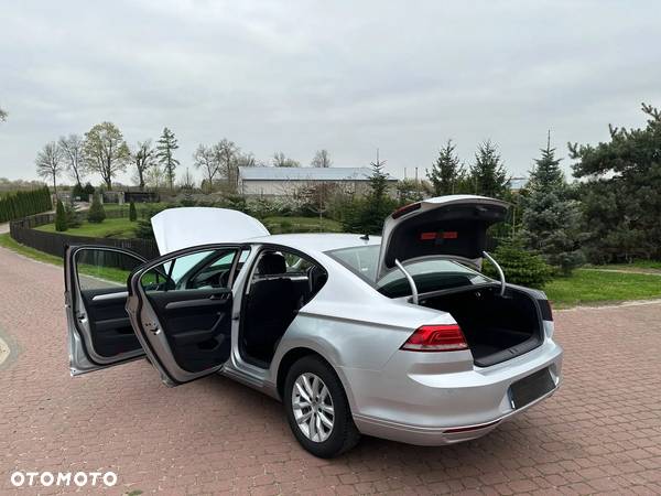 Volkswagen Passat Variant 1.6 TDI (BlueMotion Technology) DSG Trendline - 10