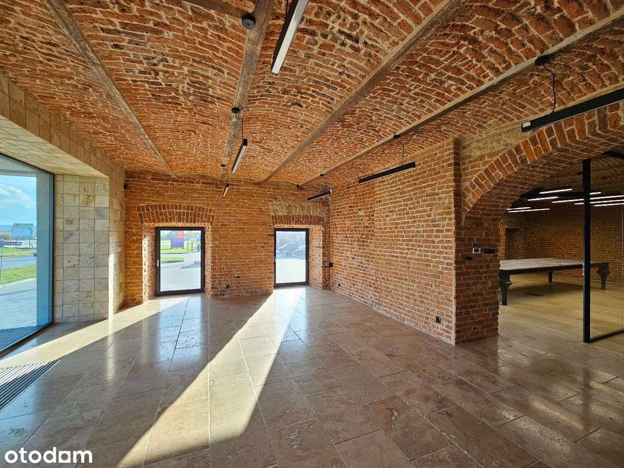 Nowoczesny budynek na sprzedaż/wynajem-7