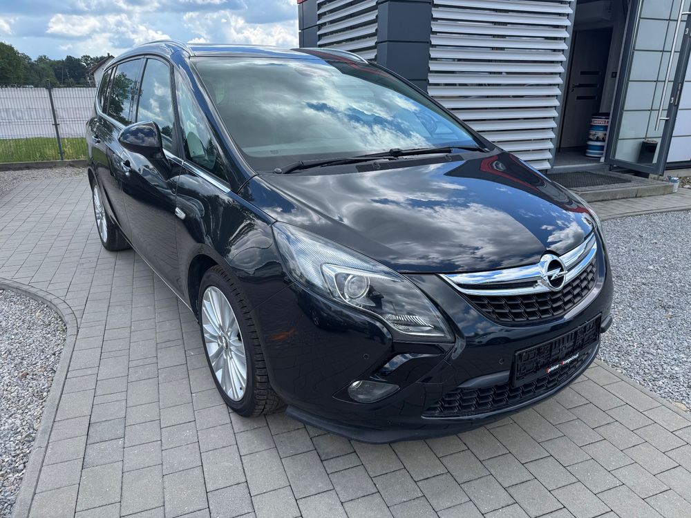 Opel Zafira C 1.4 T Cosmo 2011