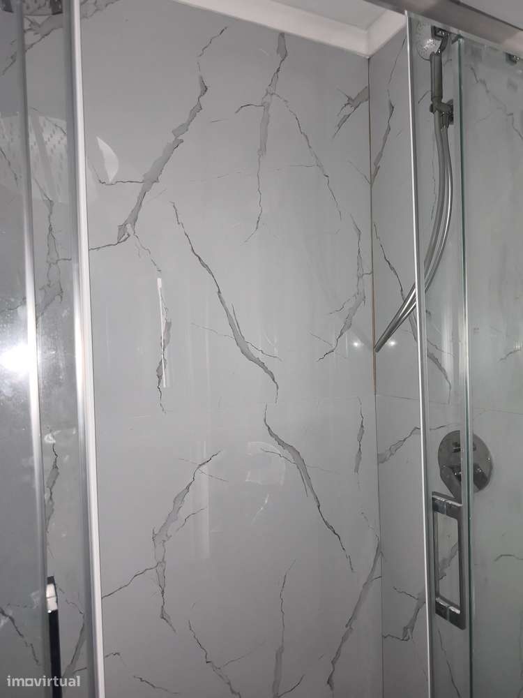 T2 Em Benfica, Totalmente Remodelado, Como Novo, Cozinha Equipada-15