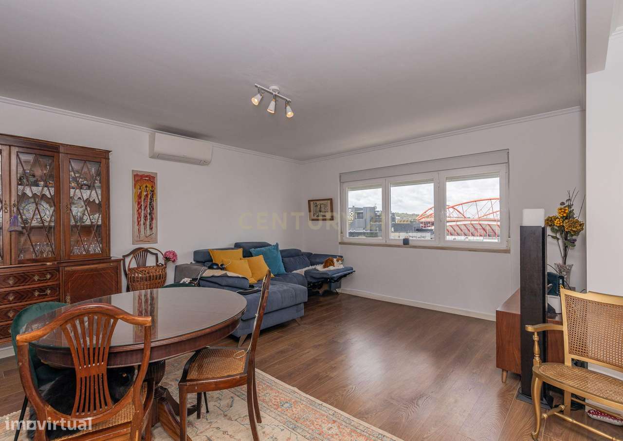 Apartamento T3 duas casas de banho parqueamento em S. Domingos de Benf-1