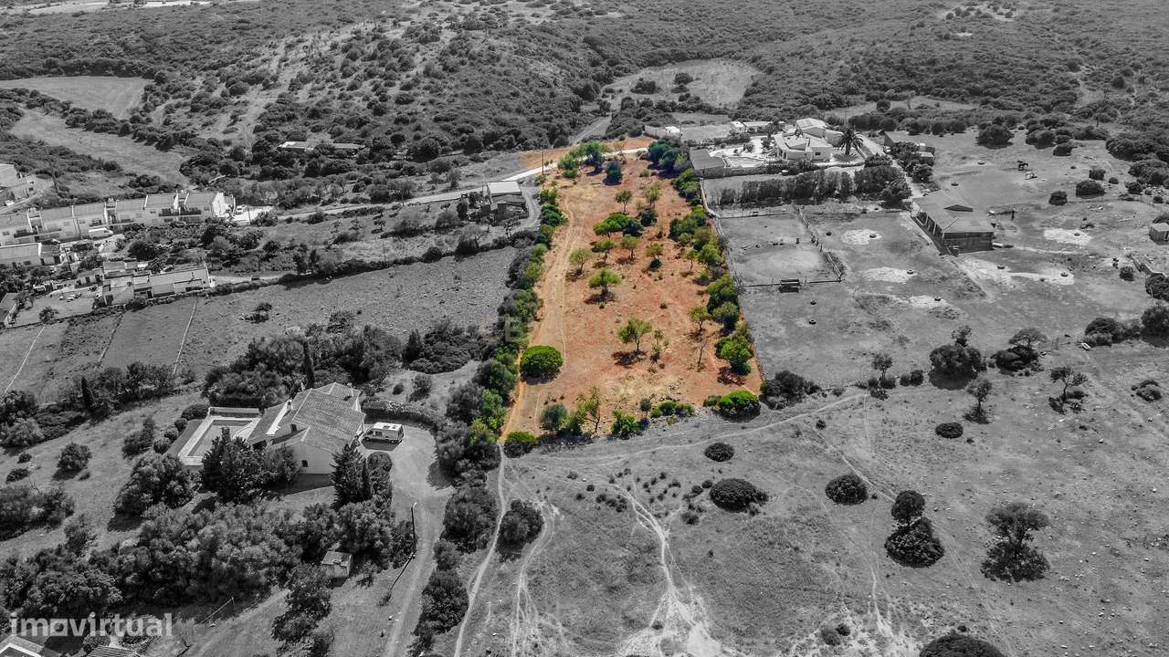 Terreno de 6880 m2 perto de Lagos - Grande imagem: 2/6