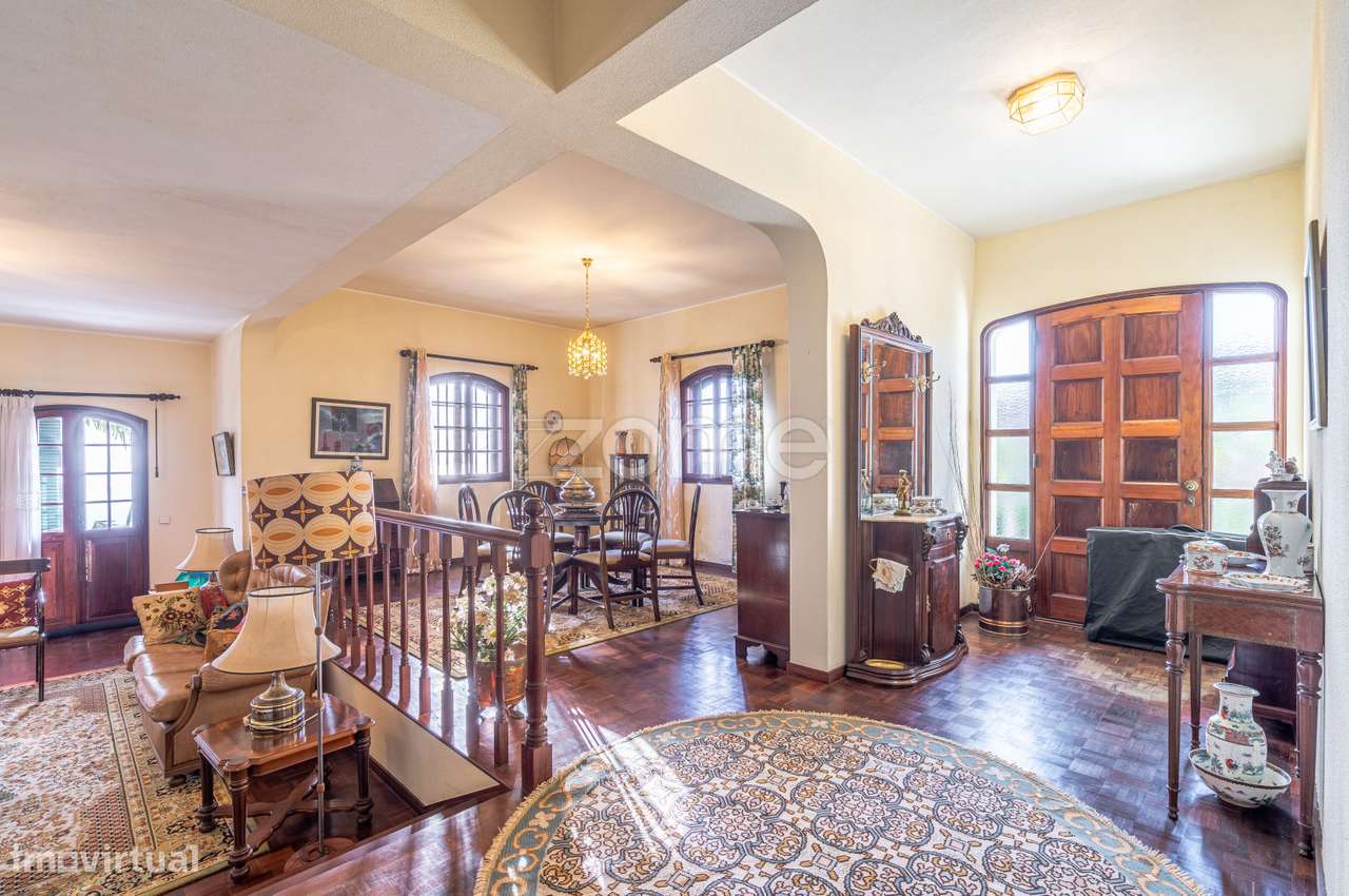 Moradia T5 Estilo Quintinha Vista Panorâmica e 3 Andares Independen... - Grande imagem: 3/51