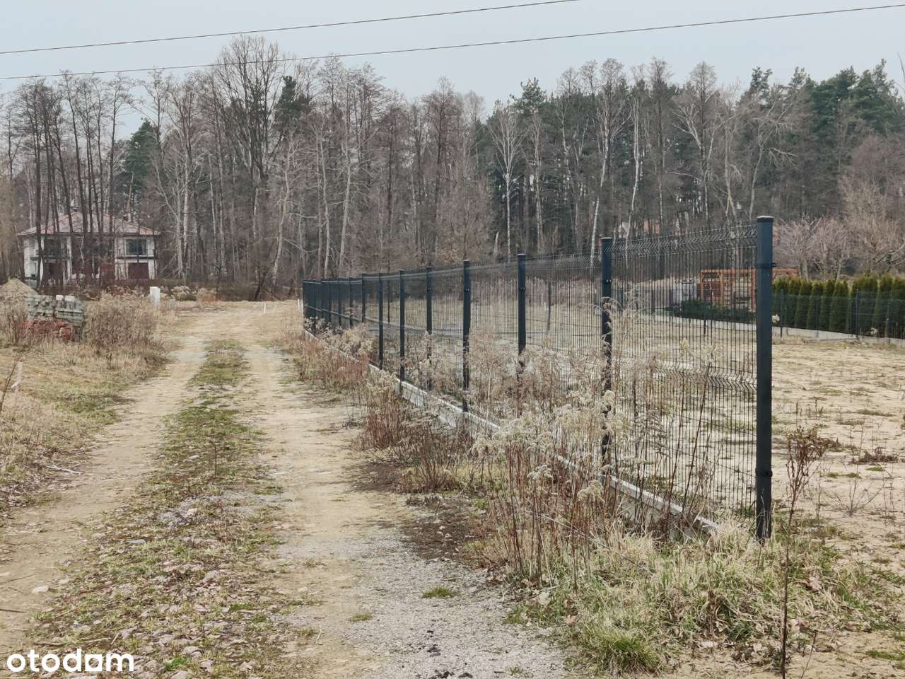 Działka pod zabudowę w spokojnej okolicy-1