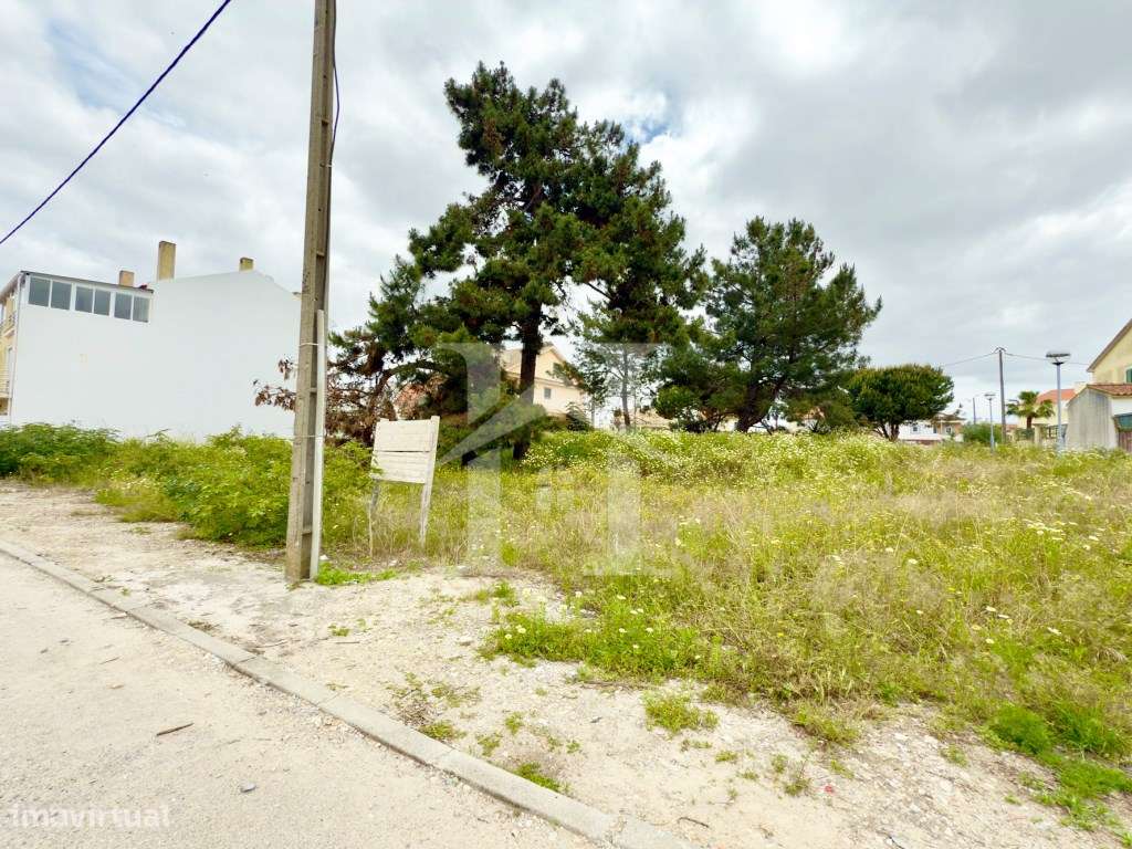 Terreno Urbano para Construção de 2 Moradias - Grande imagem: 5/17