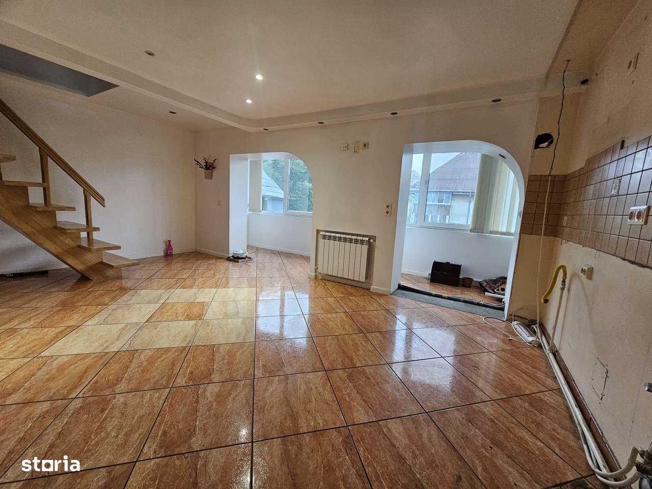 Vand apartament cu 4 camare in zona Obcini.-10