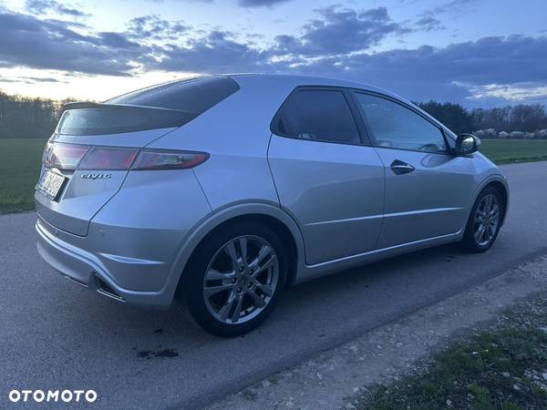 Honda Civic 1.8 GT Special Edition - 10