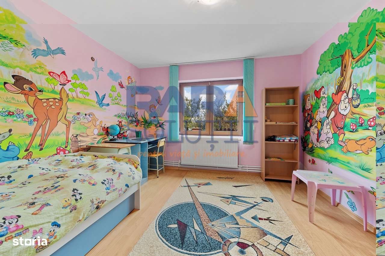 Vilă cu 6 dormitoare, 2 garaje, anexe multiple - 2076 mp teren - Imagine principală: 5/20