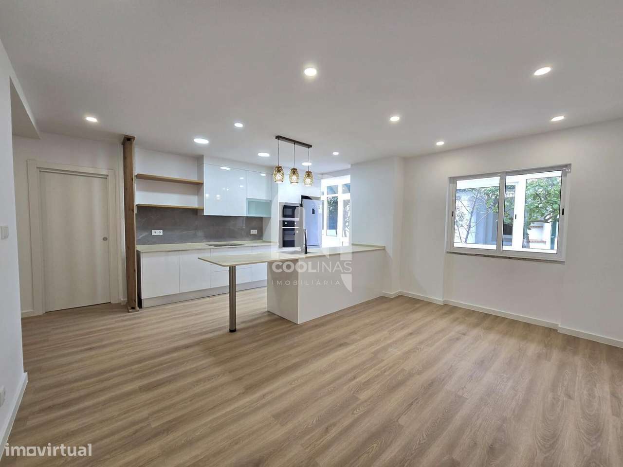 Apartamento T3 Renovado, com logradouro, Cruz de Pau - Grande imagem: 2/31