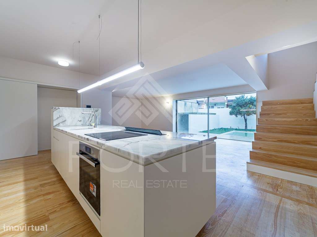 T3 com Piscina em Plena Cidade de São João da Madeira-9