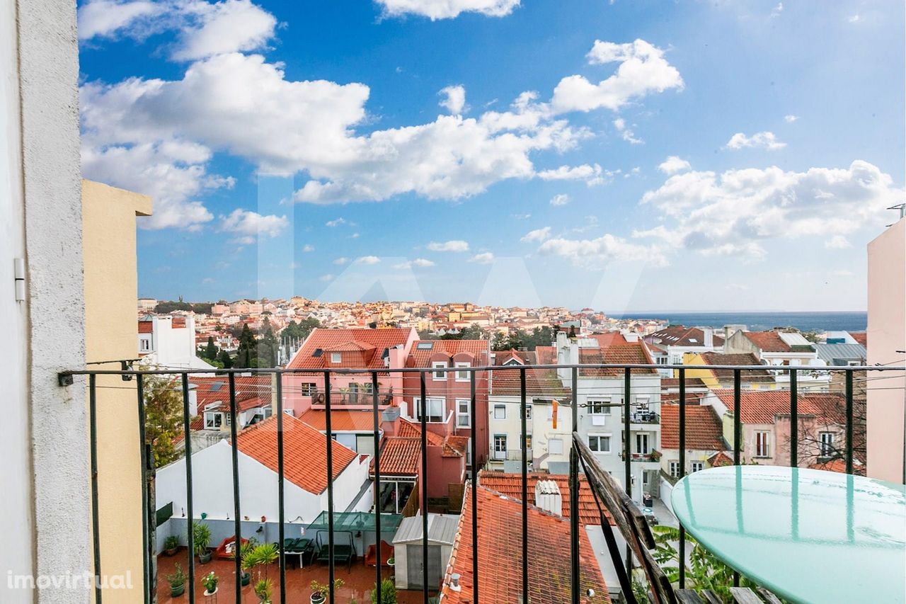 Fantástica Penthouse T2 com Vista Panorâmica em Lisboa, a dois minutos