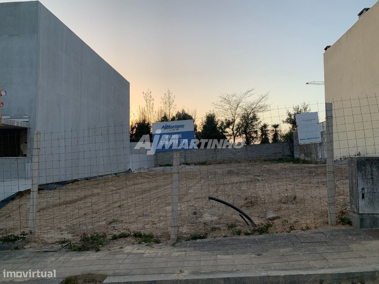 Terreno, Construção Moradia 2 Frentes