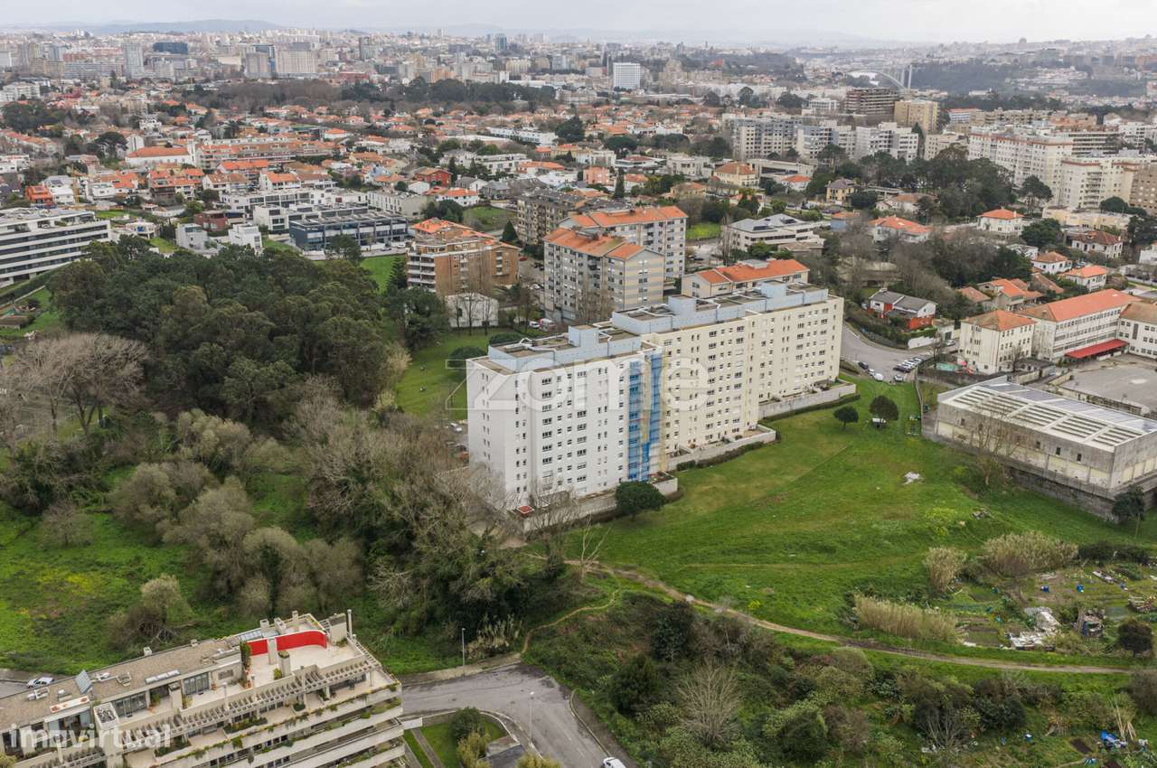 Apartamento T3 com garagem e arrumos, Foz do Douro, Porto-47