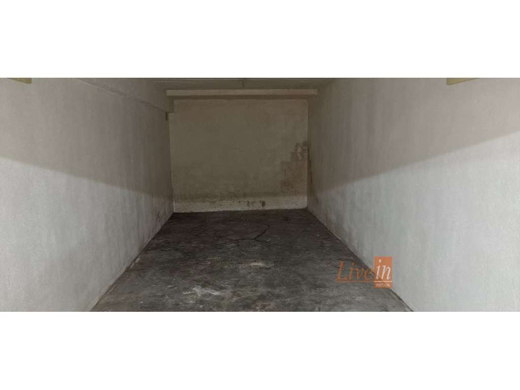 Garagem (BOX) com 22 m2 em Mem Martins - Grande imagem: 4/6