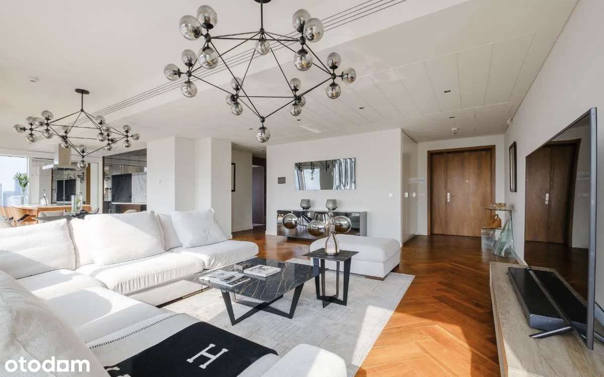 Czteropokojowy apartament z Złotej 44 - Pełny obrazek: 1/11