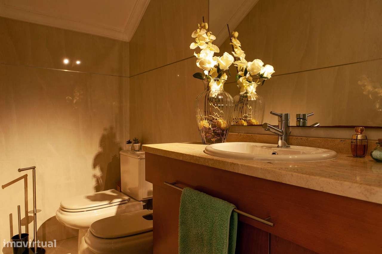 Fantástica Moradia Em Valongo.-17