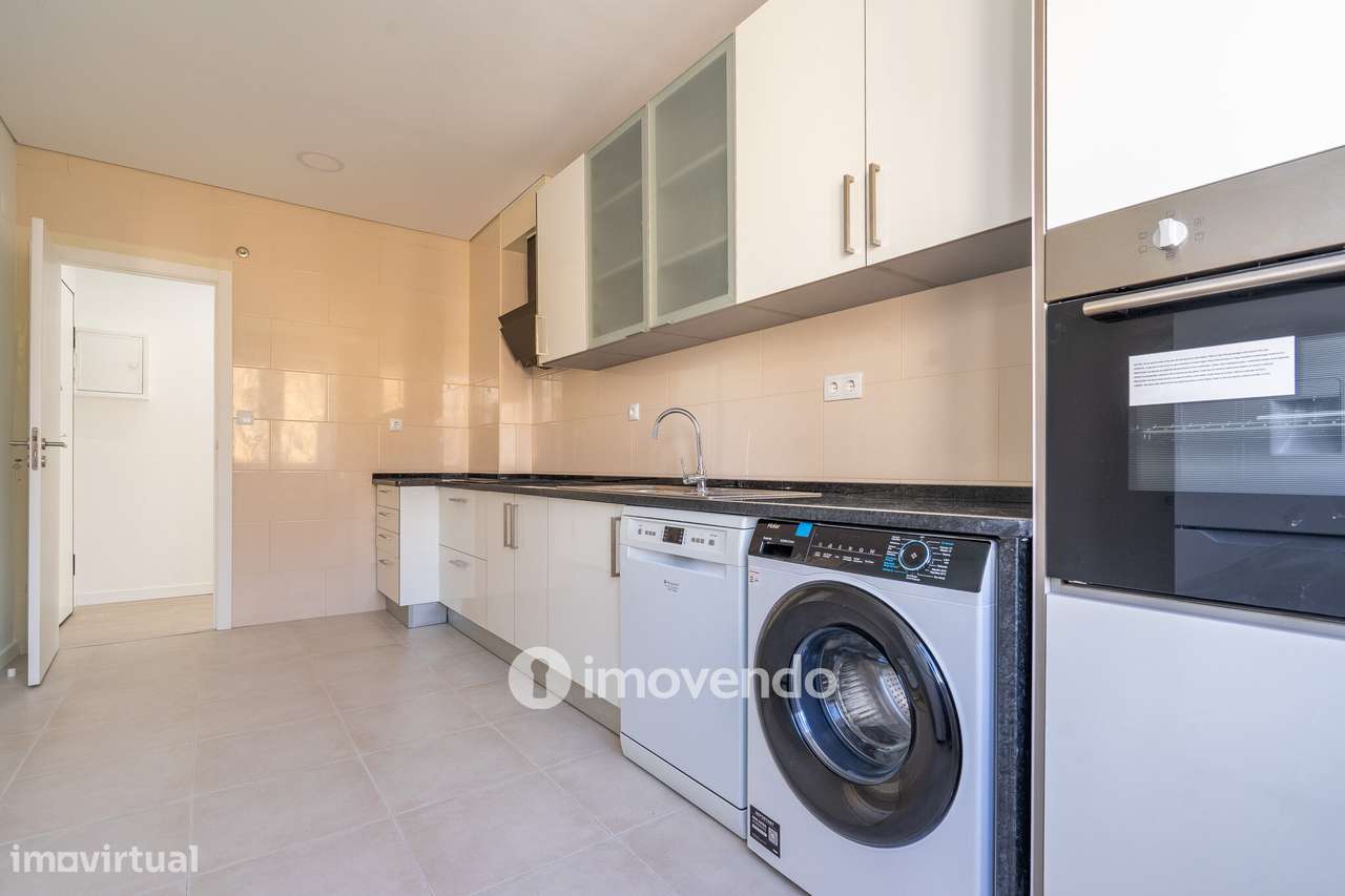 Apartamento T3 remodelado, com cozinha equipada, na Serra das Minas-10