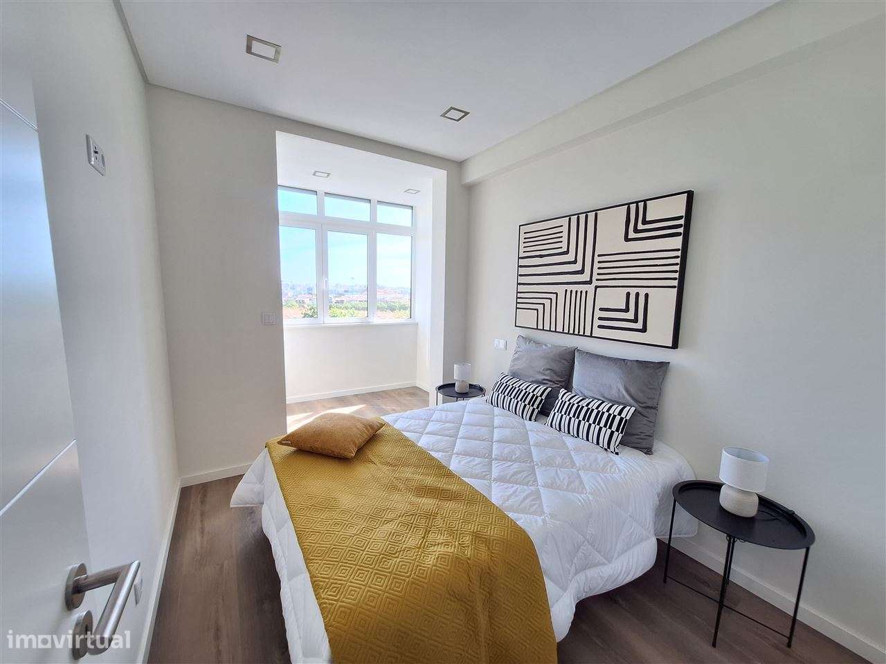 Apartamento T3 | Benfica, Bairro Sta. Cruz-11